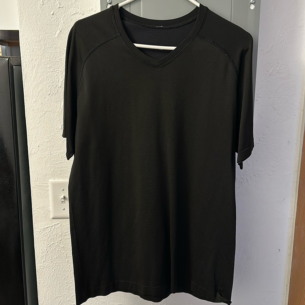 Mens Lululemon V neck